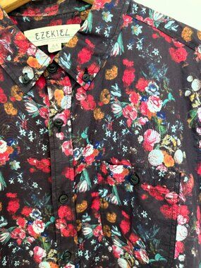 Ezekiel Dark Floral Print Short Sleeve Button-Down Shirt Black Red Men's Medium